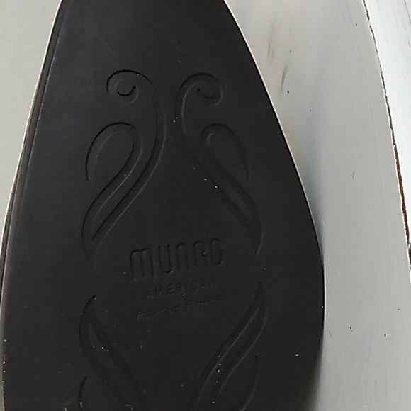 Brown munro pump heels - Picture 10 of 11